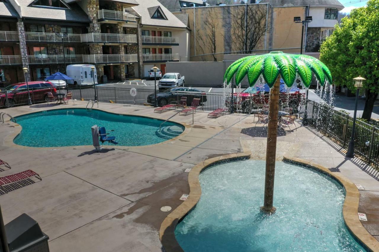 Crossroads Inn & Suites Gatlinburg Extérieur photo