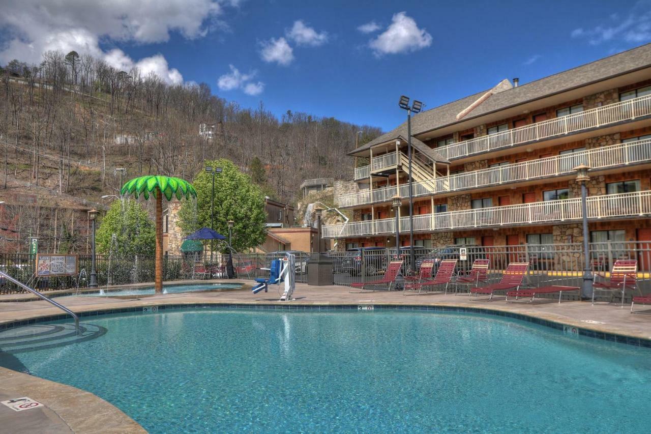 Crossroads Inn & Suites Gatlinburg Extérieur photo