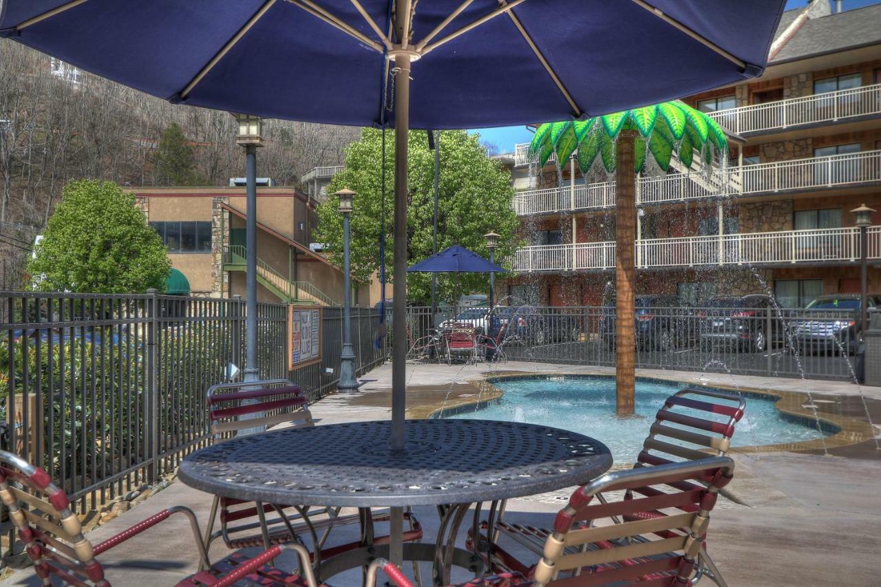 Crossroads Inn & Suites Gatlinburg Extérieur photo