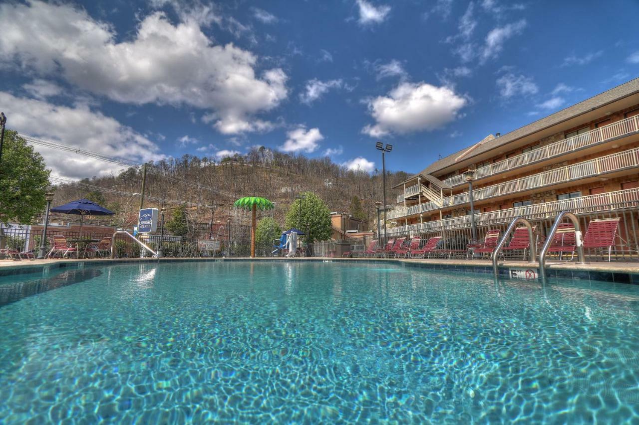 Crossroads Inn & Suites Gatlinburg Extérieur photo