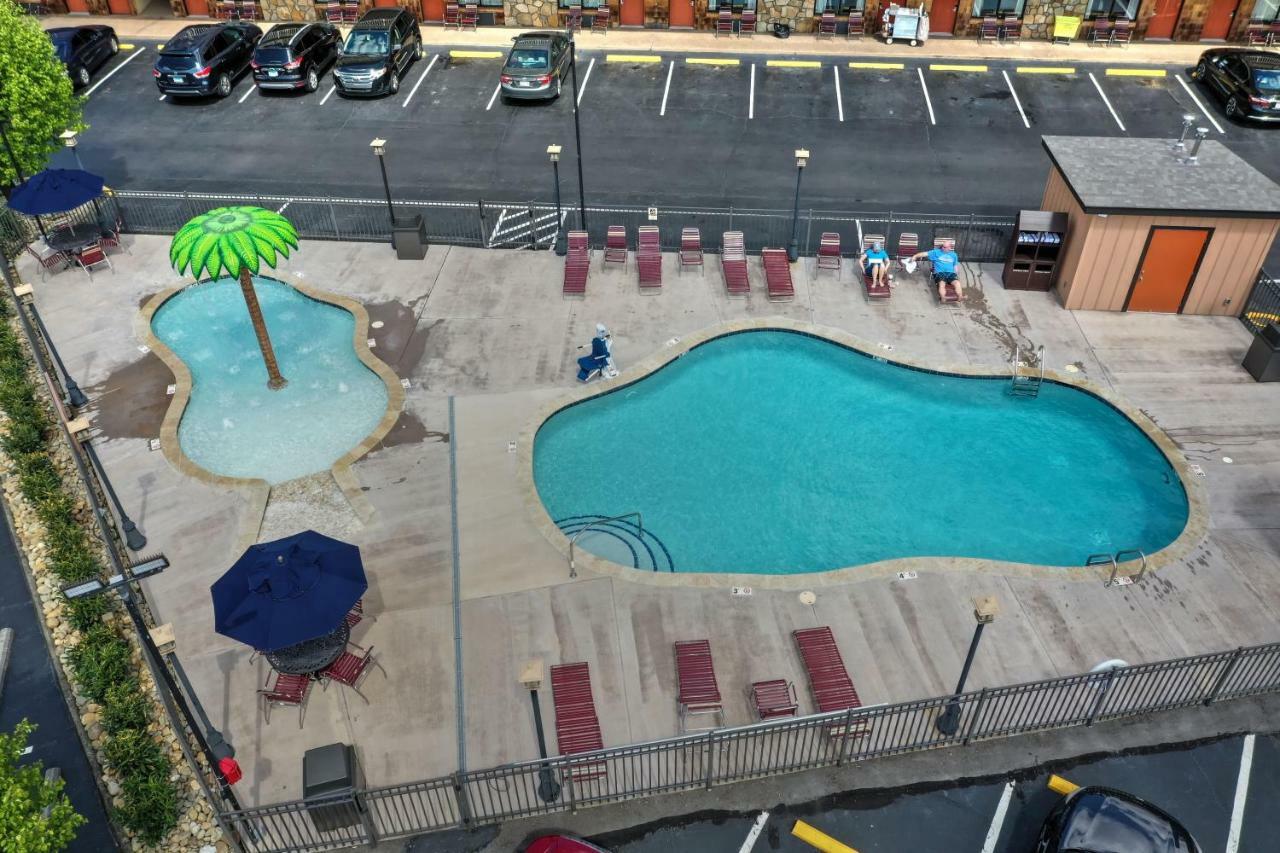 Crossroads Inn & Suites Gatlinburg Extérieur photo