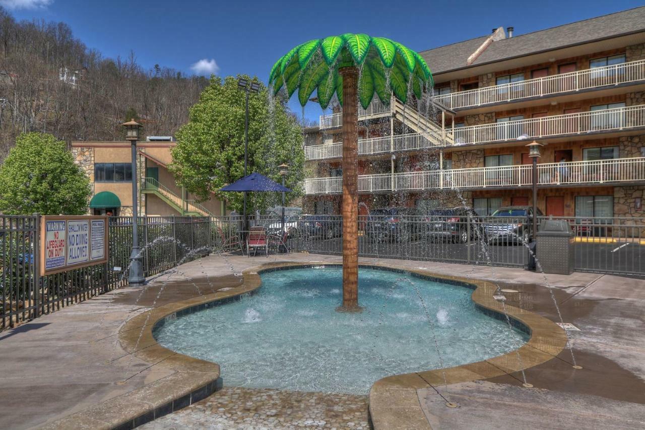 Crossroads Inn & Suites Gatlinburg Extérieur photo