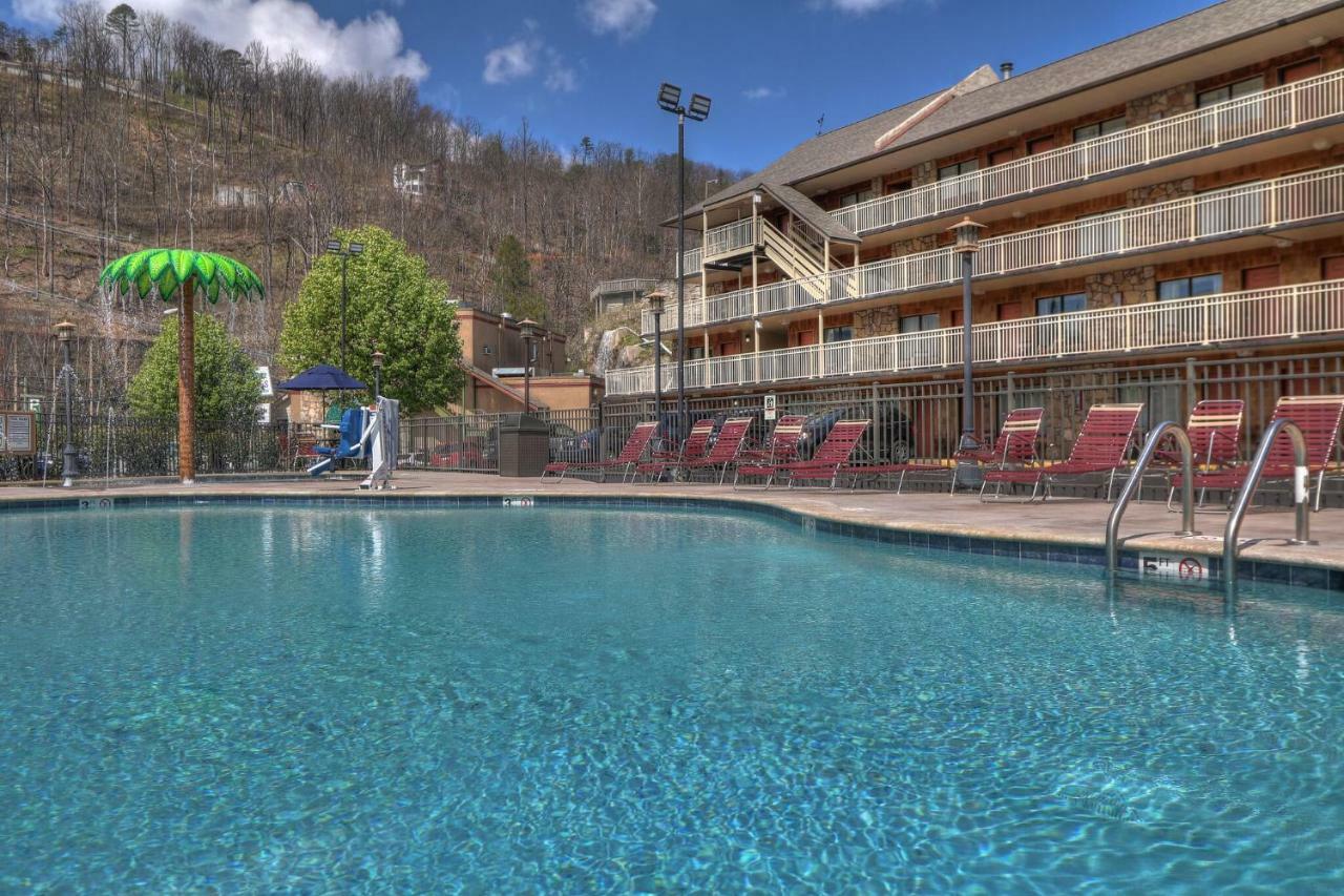 Crossroads Inn & Suites Gatlinburg Extérieur photo